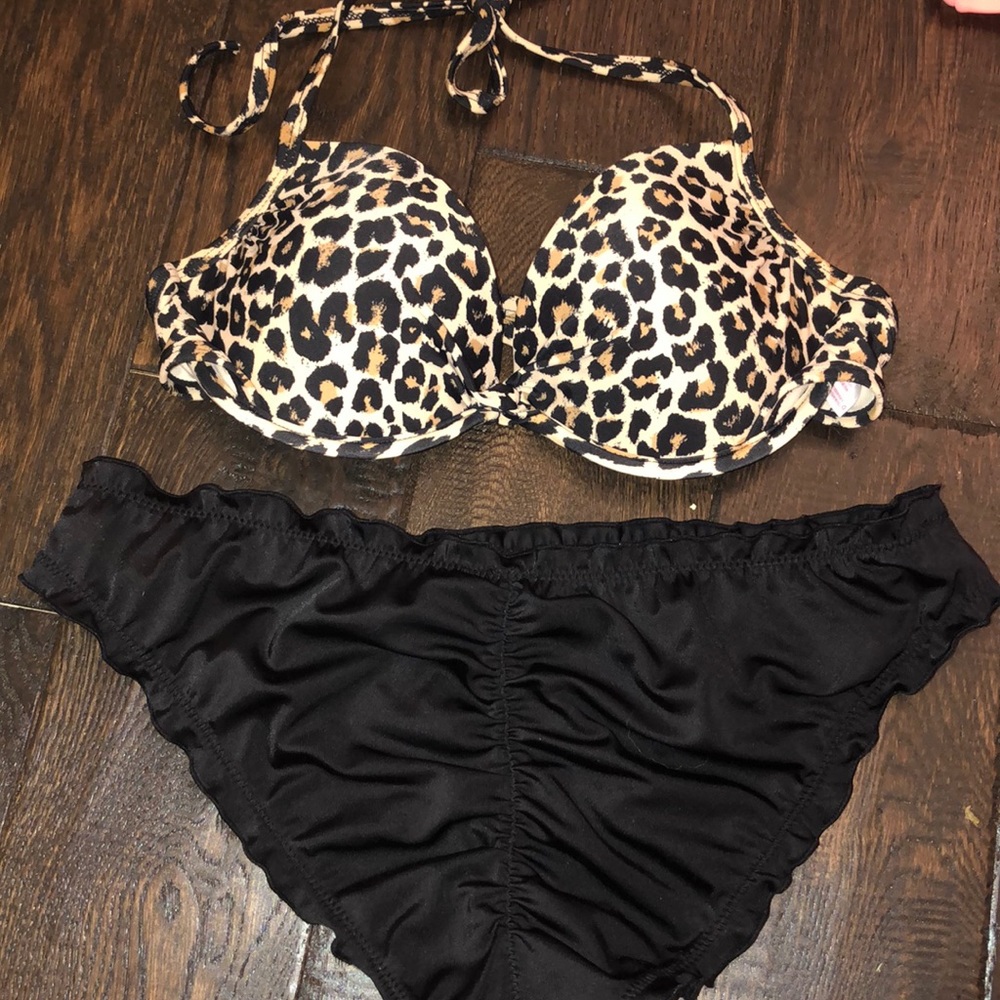 Bikini - Picture 2 of 2